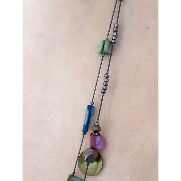 Delicate double strand 40" long necklace multicolored dyed shell beads - Picture 3 of 4